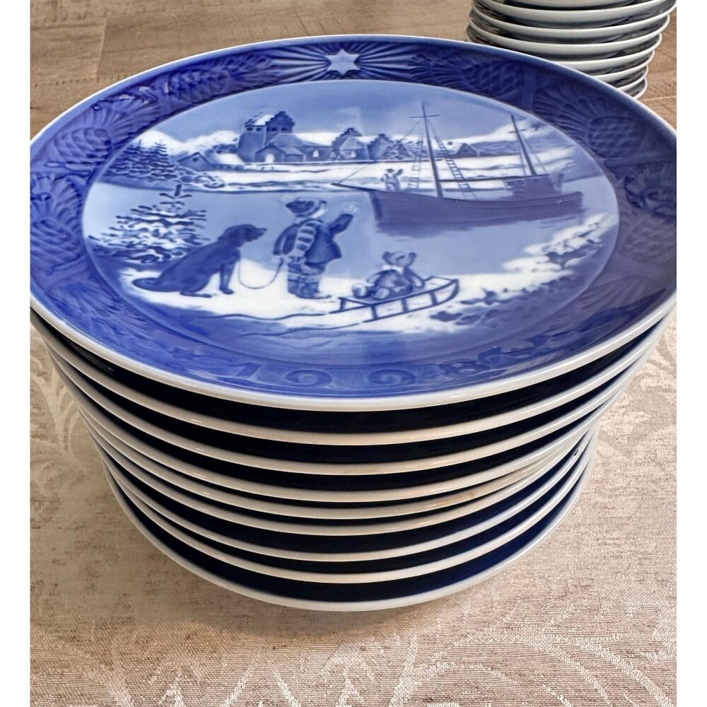 Vtg Royal Copenhagen 1967-1998 Annual Porcelain Christmas Plate